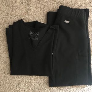 Figs Black scrub set